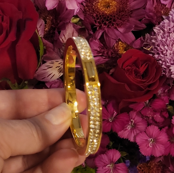 GORGEOUS NWOT J CREW BRACELET RHINESTONES ALL THE WAY AROUND